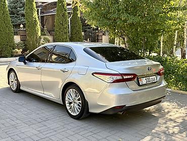 corolla 2018: Toyota Camry: 2018 г., 2.5 л, Вариатор, Гибрид, Седан — 3