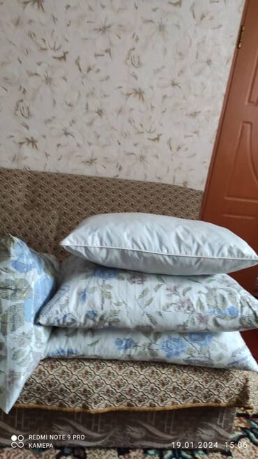 биндеры 22 листа для дома: Продаю подушки