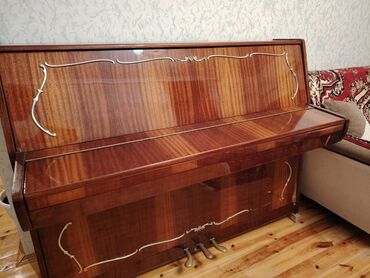 Искусство и коллекционирование: Pianino Akkord 2-3 il əvvəl 500 manata alınıb yaxşı vəziyyətdədir