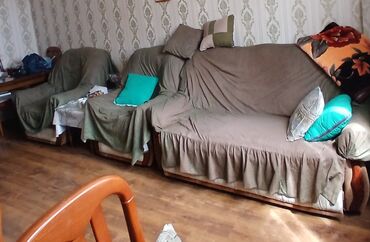 Pufiklər: Klassik divan, Divan