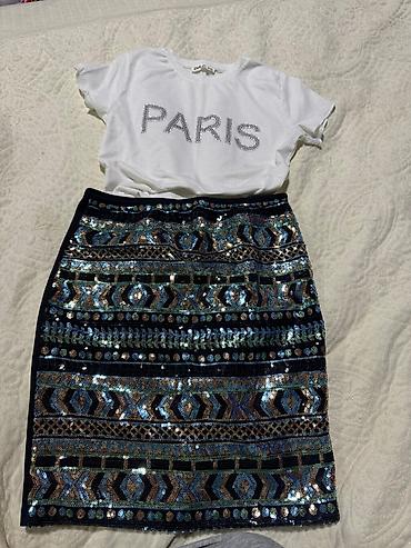 Dəstlər, kostyumlar: Coxsu amerikadan alinib . Hamsi cox yaxwi veziyyetdedir. Her biri 1. 2 — 3