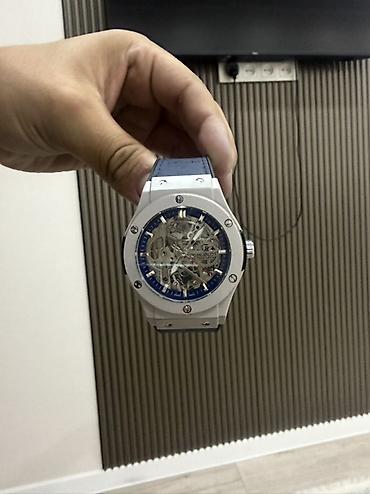 Часы Hublot, скелетон - Корпус с фирменным дизайном на винтах