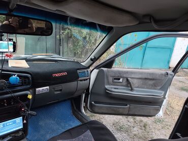 Mazda: Mazda 626: 1991 г., 2 л, Механика, Бензин, Седан — 3