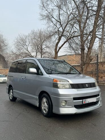 Toyota: Toyota Voxy: 2002 г., 2 л, Автомат, Бензин, Минивэн — 1