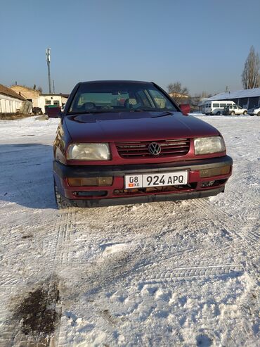 арзан машина венто: Volkswagen Vento: 1993 г., 1.8 л, Механика, Бензин, Седан