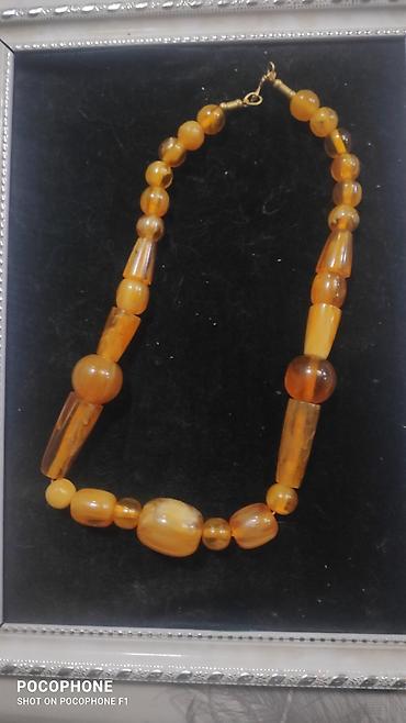 Bijuteriya: Kəhrəba rəngli muncuq boyunbağı - Material: mərməri xatırladan — 1