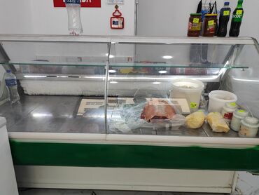 Ticarət tərəziləri: Soyuducu vitrin – market/kafelər üçün - Ölçü: təxminən 2 m uzunluq