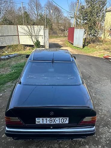 mercedes 210 ehtiyyat hissəsi: Barter var üstündə 1000 manat almaq şertiyle Mercedes-Benz E-Class — 4