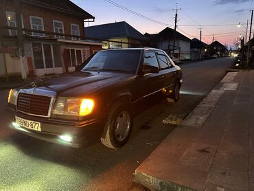 mercedes 208 d: Mercedes-Benz E 200: 2 l | 1992 il Sedan