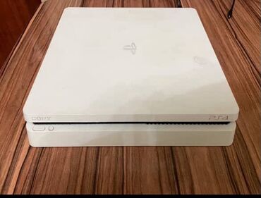 модем с сим картой: Игровая приставка Sony PlayStation 4 в белом корпусе. В комплекте два