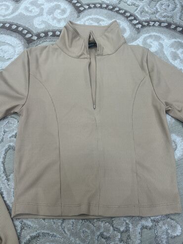 Futbolka və maykalar: Her biri demek olar yeni kimidir,cunki 2-3defe geyinilib baxan — 2