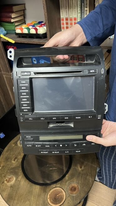 сенсорные магнитолы: Магнитола от Toyota Land Cruiser 200(араб) Штатная мультимедийная