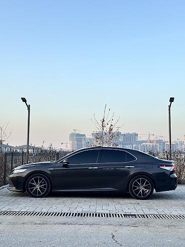 Toyota: Toyota Camry: 2018 г., 2.5 л, Автомат, Гибрид, Седан — 2