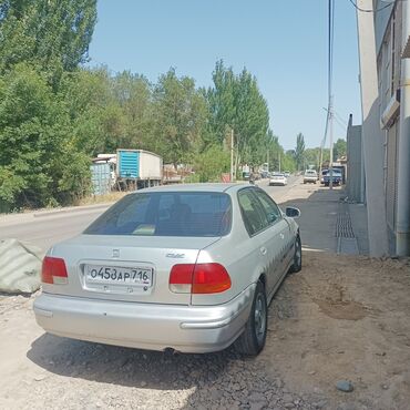 Honda: Honda Civic: 1998 г., 1.5 л, Автомат, Бензин, Седан