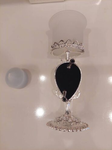 Şamdanlar: Şamdanlar. Yenidir. Sirkon qaşlarla bəzədilib. Çox nadir şamdanlardı -da lalafo.az — 5 Şamdanlar: Şamdanlar. Yenidir. Sirkon qaşlarla bəzədilib. Çox nadir şamdanlardı — 5