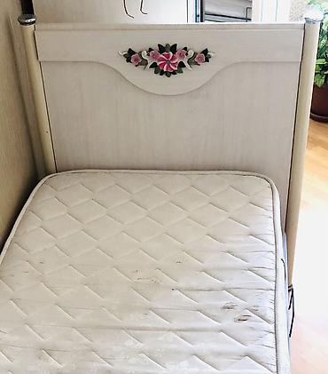 çilək mebel: İşlənmiş, Təknəfərlik çarpayı, Bazalı, Matras ilə, Siyirməsiz, Türkiyə — 1