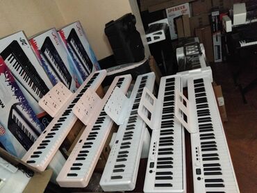 Digər auditexnika: Təzədir. Piano kursuna başlayanlar üçün,Piano müəllimləri üçün — 8