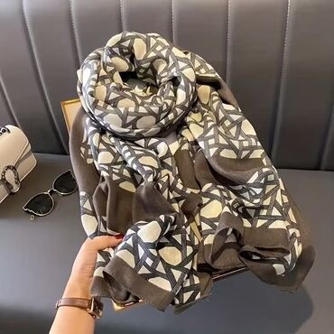 Šalovi: Ženski šal

Cena 1600din
Poručuje se,isporuka za nekoliko dana — 29