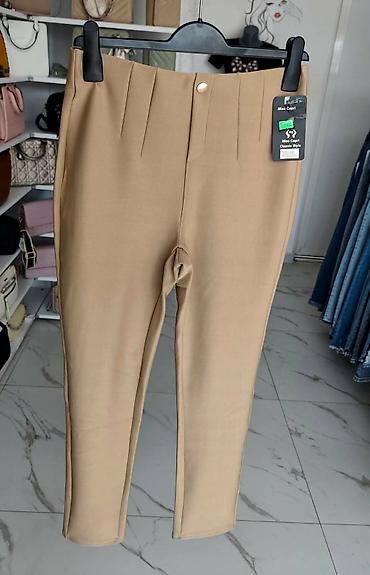 zenski kacket: Bež ženske pantalone – Miss Capri Classic Style - Kroj: ravne — 1