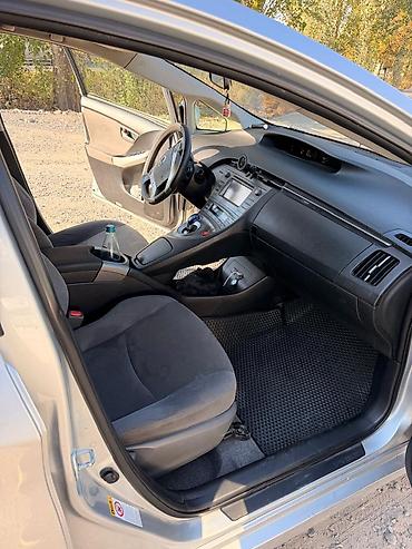 Toyota: Toyota Prius: 2015 г., 1.5 л, Автомат, Гибрид, Хэтчбэк — 3