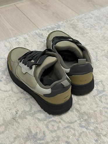 кроссовки зара: Мужские кроссовки, 38, Zara, Б/у, цвет - Серый, Самовывоз — 3