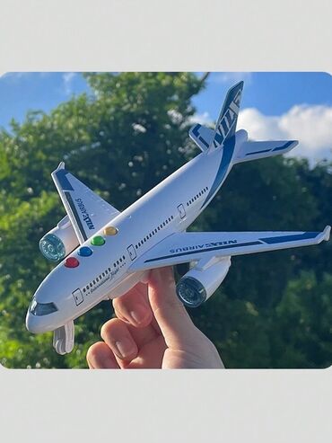 реалистичная кукла: Самолет игрушечный со звуковыми и световыми эффектами [ акция 30% ]