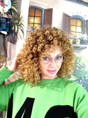 Perike i klipse: Lace Front perika

Cena:3700din — 5