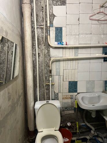 пишпек дом продать: 3 комнаты, 58 м², 104 серия, 2 этаж, Косметический ремонт