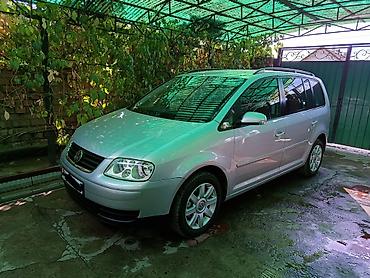 Volkswagen Touran: 2003 г., 1.6 л, Механика, Бензин, Минивэн