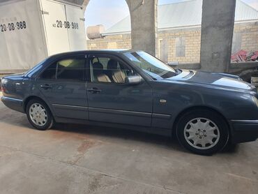 Mercedes-Benz: Mercedes-Benz E-Class: 2 l | 1996 il Sedan — 7