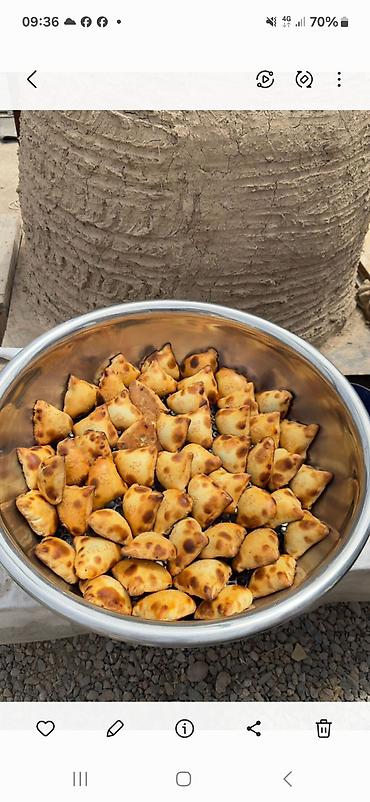 Самса из тандыра и шашлык - Румяные треугольные самсы, выпеченные в at lalafo.kg Самса из тандыра и шашлык - Румяные треугольные самсы, выпеченные в