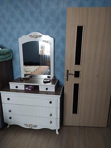 uşağ kravati: Yataq otağı mebel dəsti Tərkibi: - 4 qapılı şkaf: orta hissədə 2 ədəd — 3