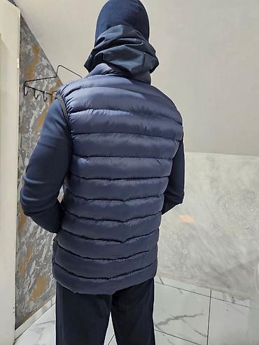 Prsluci: Prsluci
Velicine S m l xl xxl 
Cena 4700 din — 10