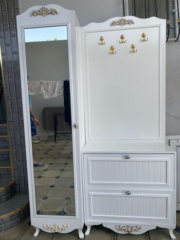 арабская мебель: Koridor Mebeli
Yeni kimidir. 
Qiymətdə razılaşmaq olar