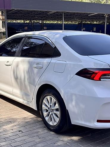 eado ev: Toyota Corolla: 2021 г., 1.8 л, Вариатор, Гибрид, Седан — 4