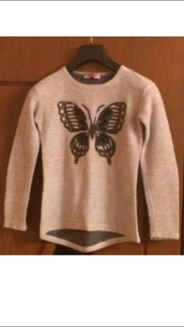 Dəstlər, kostyumlar: Qadın/yeniyetmə üçün 4 ədəd üst geyimi dəsti 1) Qara trikotaj bluz — 3