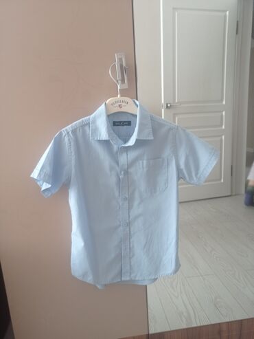 белая рубашка мужская: Детский топ, рубашка, цвет - Голубой, Б/у