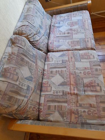 Divanlar: Yumşaq divan satılır. Kompakt ölçülü, az yer tutan modeldir. Taxta — 3