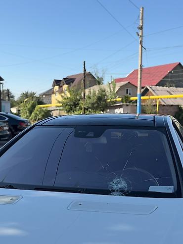 Лобовое стекло для автомобиля с камерой/датчиками в зоне зеркала at lalafo.kg Лобовое стекло для автомобиля с камерой/датчиками в зоне зеркала