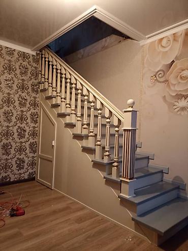 Деревянные лестницы: Деревянная лестница Для дома, Форма лестницы: Много-маршевая, Стиль: Классический — 21