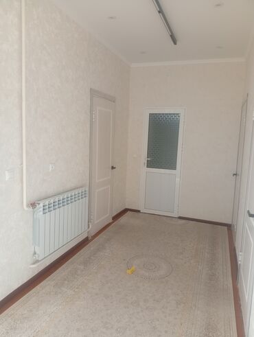 Долгосрочная аренда домов: Просторный частный дом с отдельной кухней и светлыми комнатами - — 3