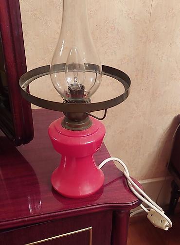 samlar: Retro üslublu elektrik masa lampası - Dizayn: Qırmızı korpus, şüşə — 2