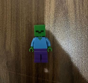 stich oyuncaq: LEGO Minecraft orginal® - Rənglər: yaşıl baş və əllər, mavi köynək — 1