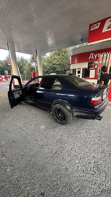 BMW: BMW 3 series: 1991 г., 2.5 л, Механика, Бензин, Седан at lalafo.kg — 8 BMW: BMW 3 series: 1991 г., 2.5 л, Механика, Бензин, Седан — 8