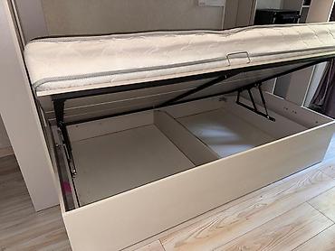 bunk bed: Двухъярусная кровать с мягкими изголовьями и местом для хранения — 3