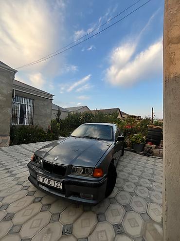 BMW: BMW 3 series: 1.8 l | 1993 il Sedan — 6