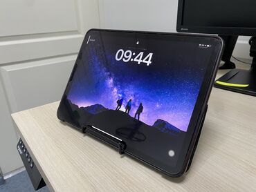 Планшеты: Планшет, Apple, память 64 ГБ, 10" - 11", Wi-Fi, Б/у, Классический цвет - Серый