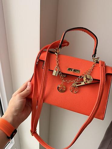кто юто: Яркая женская сумка под Hermes Kelly в оранжевом цвете. - — 1