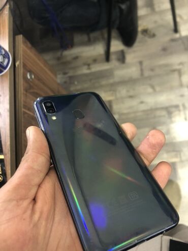Samsung: Samsung Galaxy A40, 64 GB, rəng - Qara, Barmaq izi