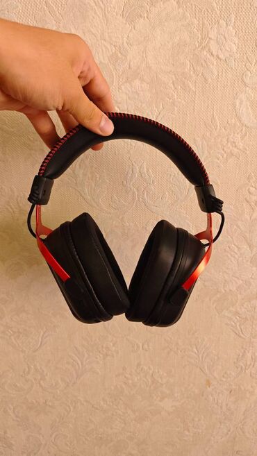 Наушники: Полноразмерные, Б/у, Беспроводные (Bluetooth), Классические